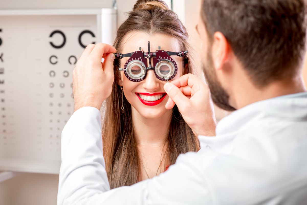 concept of woman not worried about lasik reasons